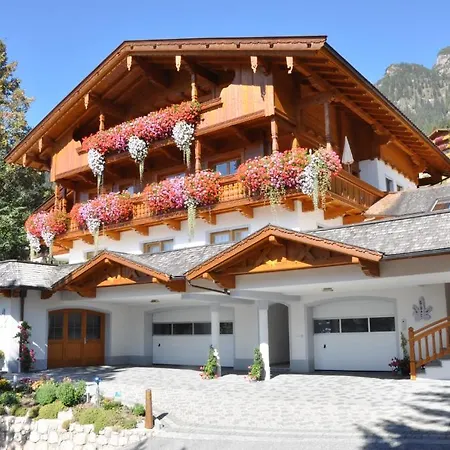 Haus Kristall Guest house
