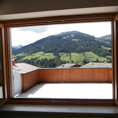 Haus Kristall Guest house 4*