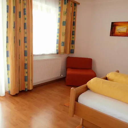 Haus Kristall Guest house 4*