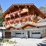 Haus Kristall Casa de hóspedes