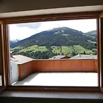 Haus Kristall Casa de hóspedes 4*
