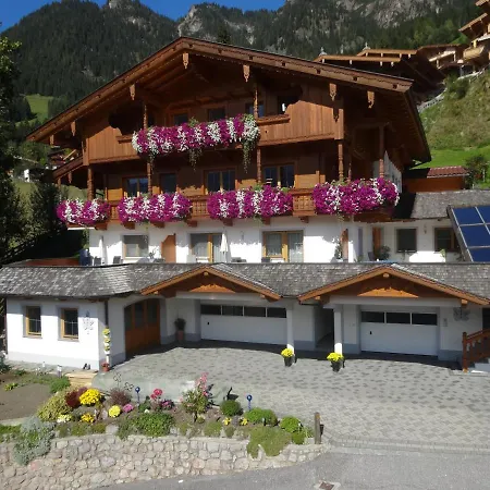 Casa de hóspedes Haus Kristall 4*