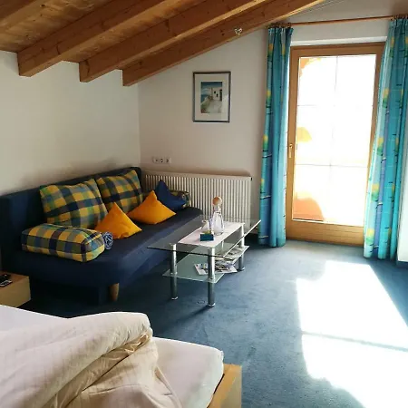 Haus Kristall Casa de hóspedes 4*