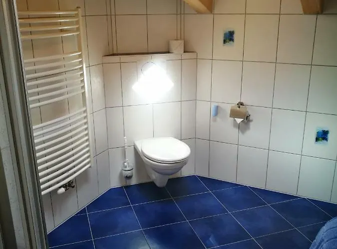 Haus Kristall بيت ضيافة 4*